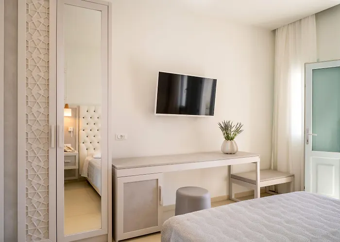 El Greco & 4* Fira (Santorini)