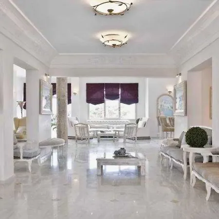 El Greco & Fira (Santorini)